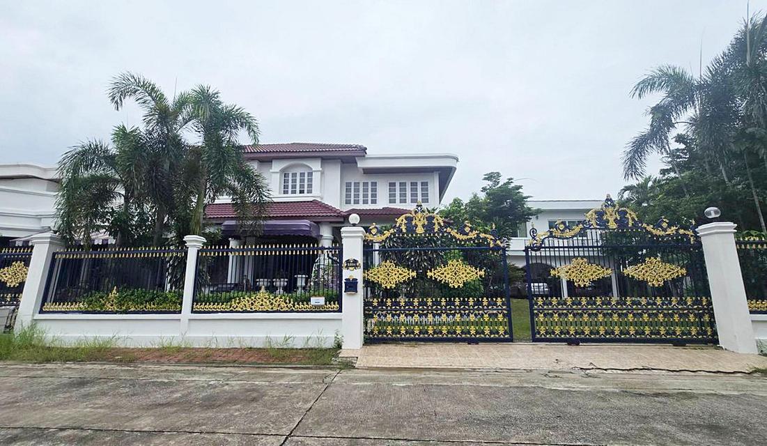 หมู่บ้านชัยพฤกษ์ รามอินทรา ถนนสุขาภิบาล 5 เขตบางเขน บ้านเดี่ยวแปลงมุม 242 ตร.วา 5 ห้องนอน 7 ห้องน้ำ จอดรถ 9 คัน ใกล้รถไฟฟ้าสีชมพู สถานีวัชรพล 1