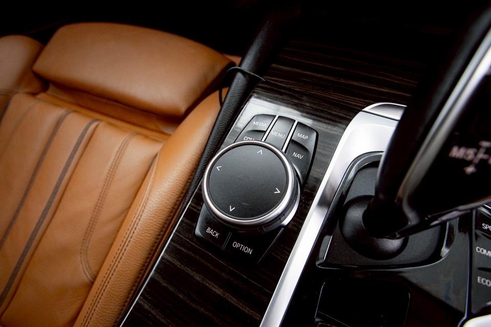 รหัสรถ 1D890 BMW 530E HIGHLINE 2.0 9