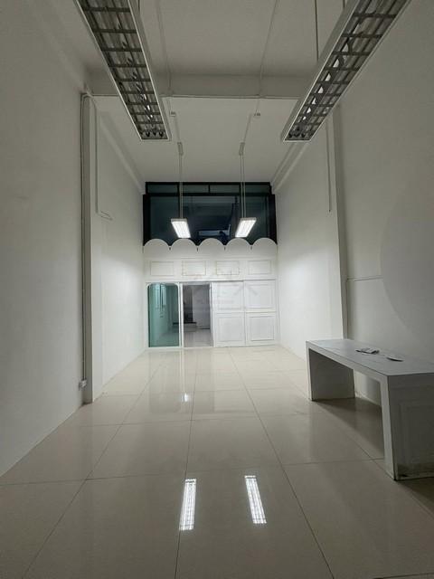 ให้เช่าโฮมออฟฟิศ 4.5 ชั้น ซอยภูมิจิตร ถนนพระรามที่ 4 ทำออฟฟิศได้ ใกล้รถไฟฟ้า เพียง 750 เมตร 2