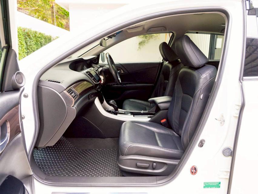 Honda Accord 2.0EL ปีจด 2019 16