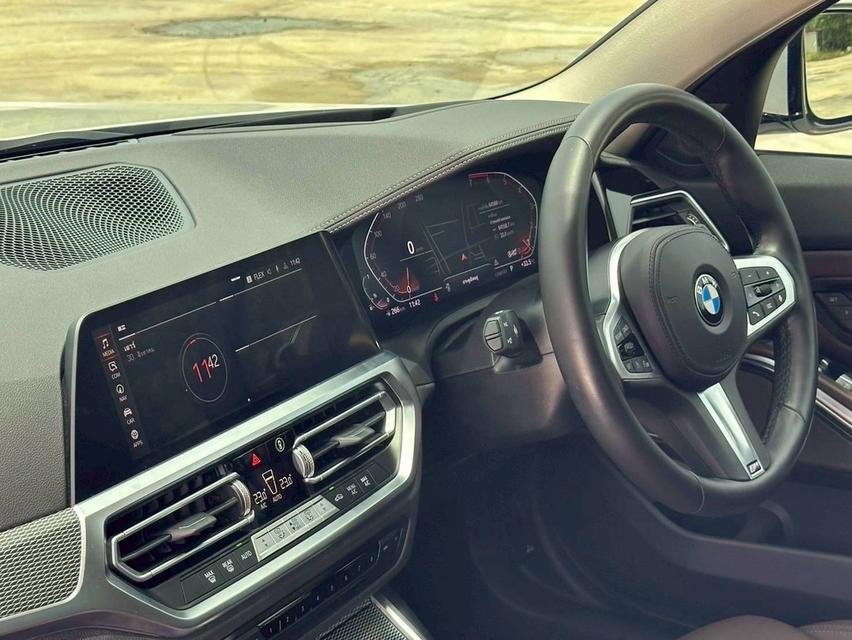 BMW 330li M Sport G28 ปี 2021 จด 2022 14