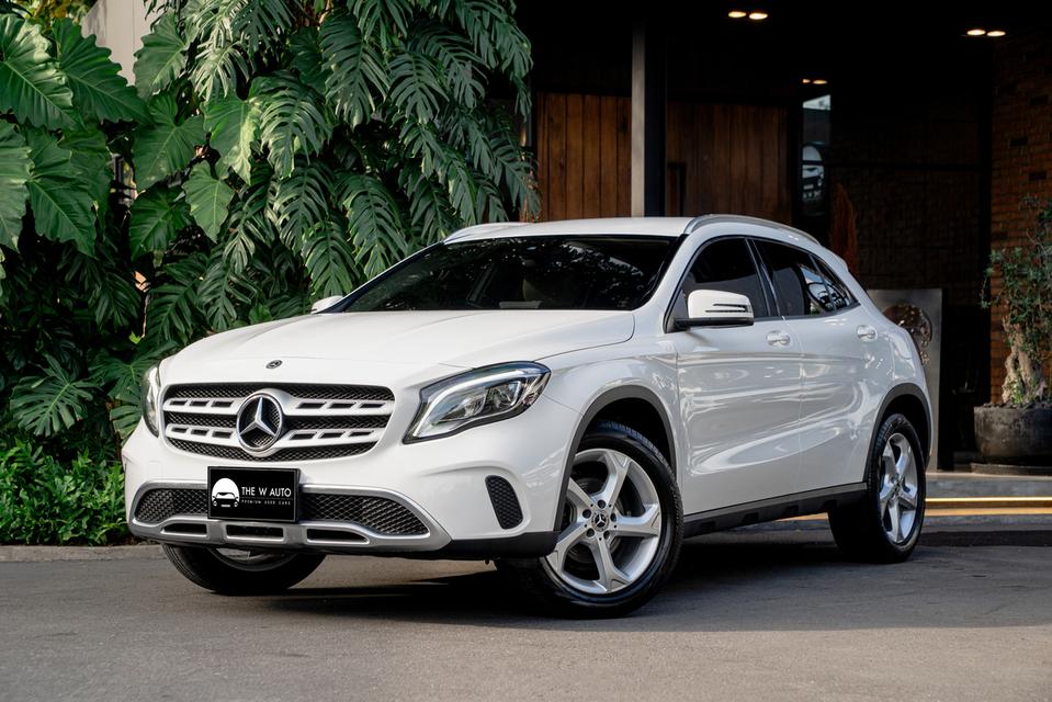 Mercedes-Benz GLA200 Urban Facelift  ปี 2020📢เข้าใหม่วันนี้ “𝐆𝐋𝐀𝟐𝟎𝟎”  👉🏼เลขไมล์แท้ 49,xxx km.