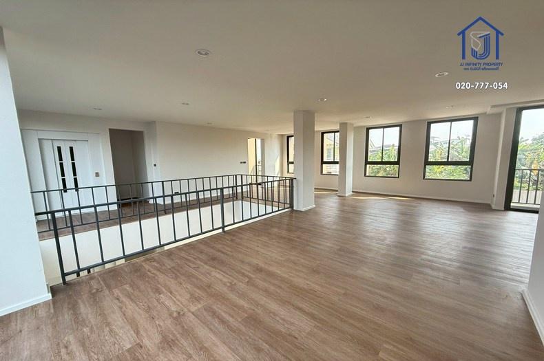 ขายโฮมออฟฟิศ 3.5 ชั้น บริทตัน ซอยลาดพร้าว 41 แยก 16 พร้อมลิฟต์ส่วนตัว ใกล้MRT สถานีภาวนา 5