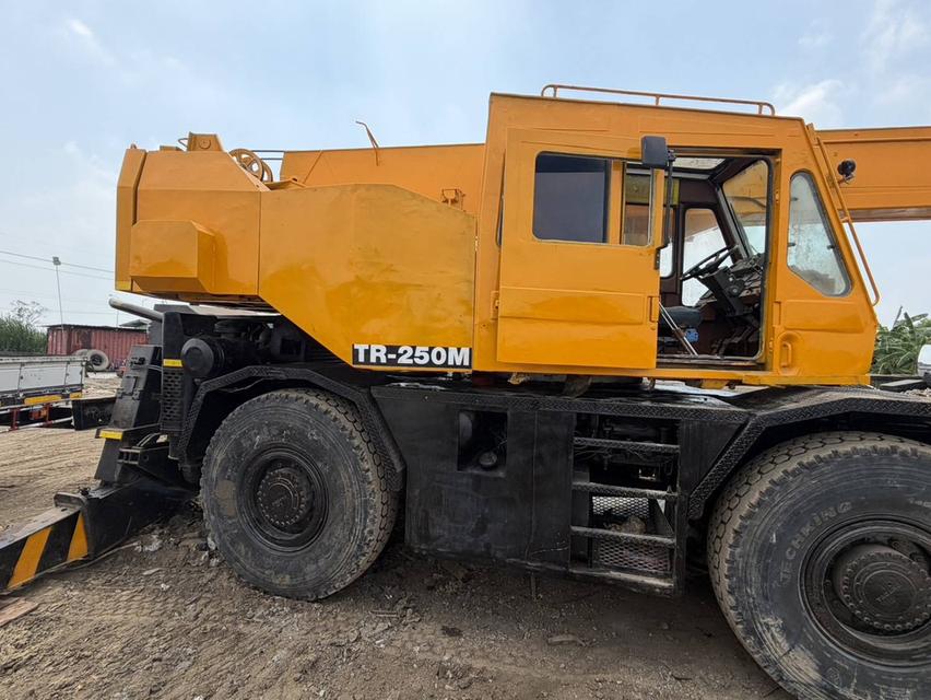 เครน Tadano(ทาดาโน) 25ตัน TR-250 M4 สภาพดีพร้อมใช้งานแอร์เย็น ราคา850,000 บาท สนใจสอบถามรายละเอียดได้ที่ 0982490937 คุณอ๊อฟ รูปที่ 10