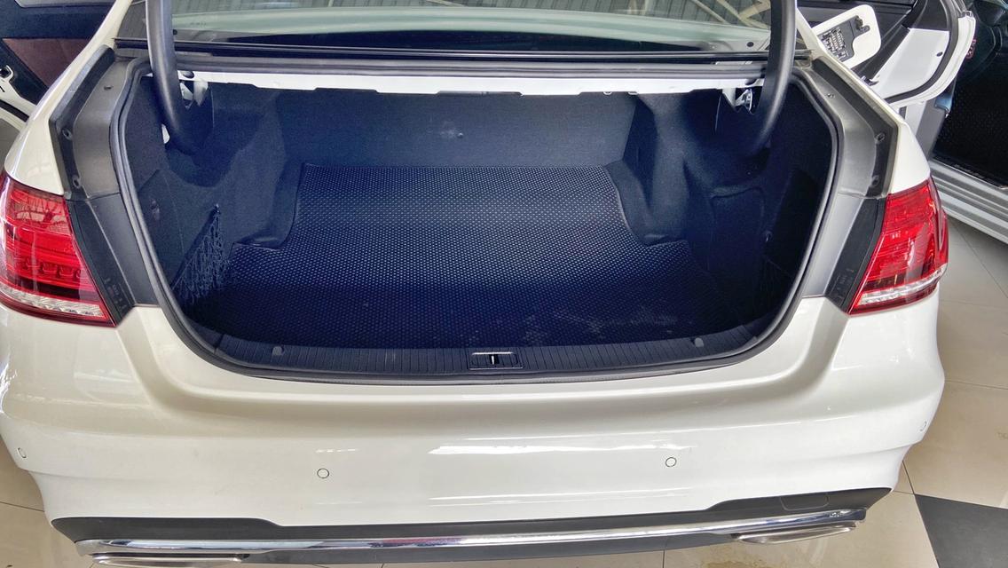 BENZ E200CGI SALOON ปี 2013 3
