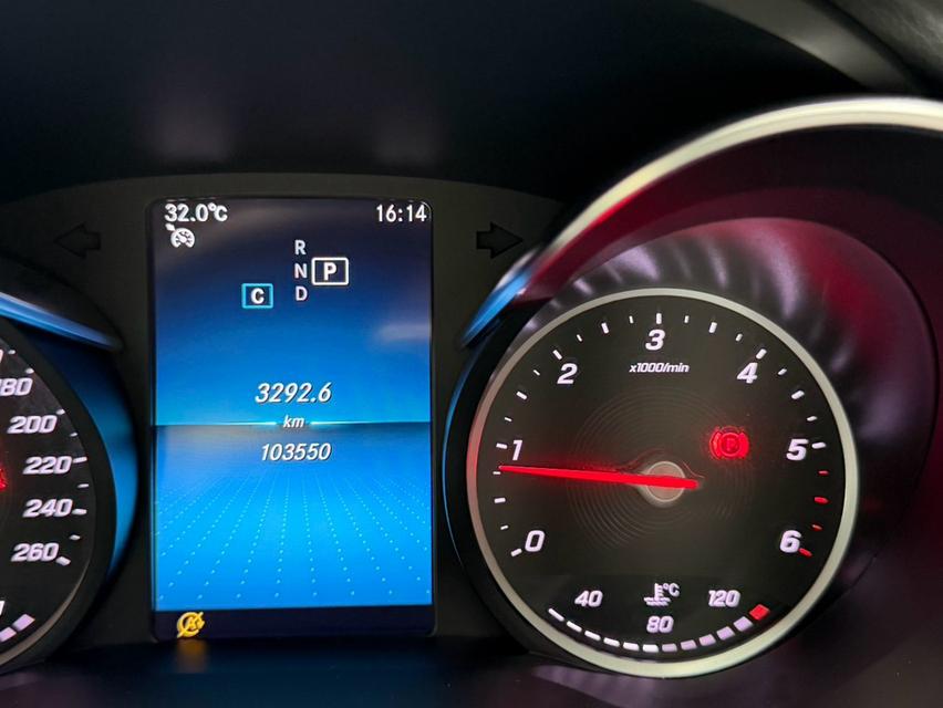Benz C220d AV Facelift 2020 สีขาว เข้าศูนย์ Benz ตลอดทุกระยะ รูปที่ 17