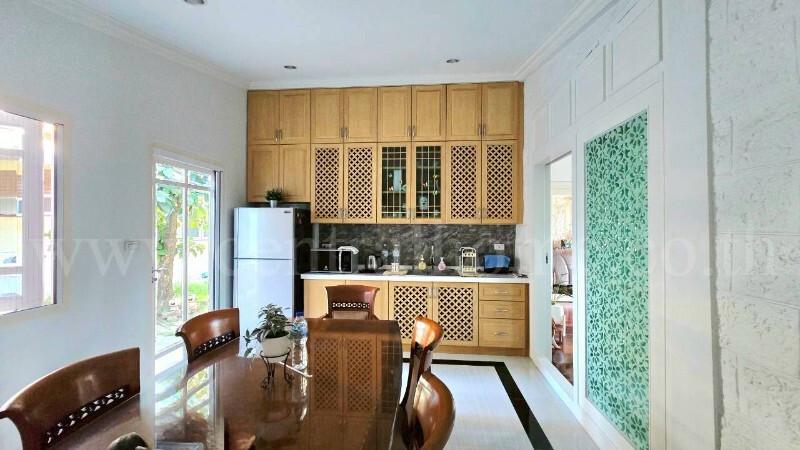 บ้านเดี่ยว 2 หลัง พื้นที่ 387 ตร.วา ซอย ติวานนท์ 46 ใกล้รถไฟฟ้าสายสีชมพู 16