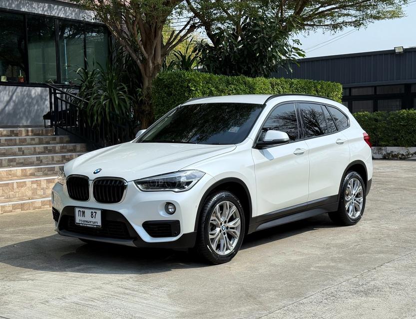 2020 BMW X1 F48 รถมือเดียวออกป้ายแดง สภาพป้ายแดง วิ่งน้อยเพียง 50,000 กม ไม่เคยมีอุบัติเหตุครับ 3