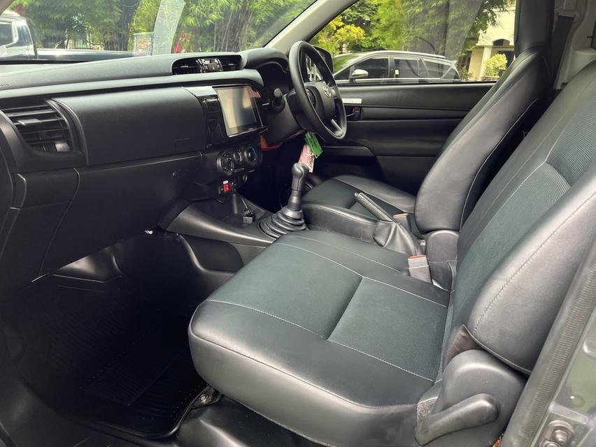  Toyota Hilux Revo 2.8 SINGLE Entry 6