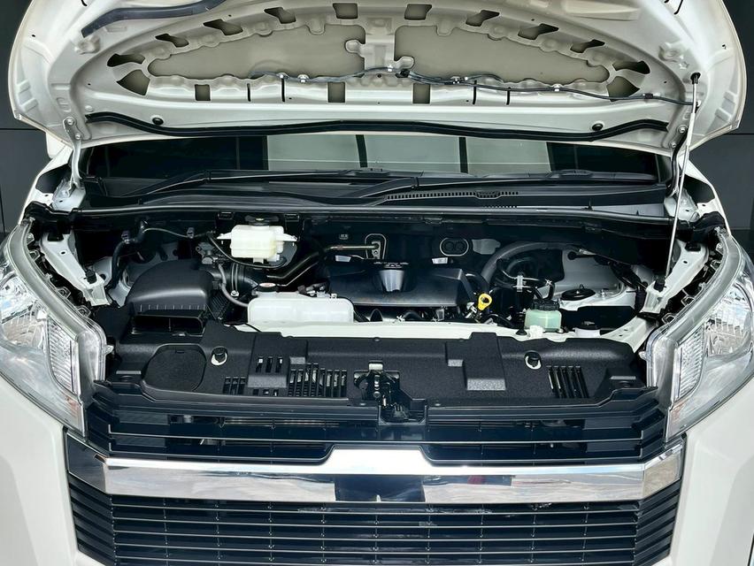 ปี 2024 TOYOTA COMMUTERรถตู้แต่ง VIP เต็ม ไมล์หมื่นกว่าโล สำนัก YONTAKIT 7