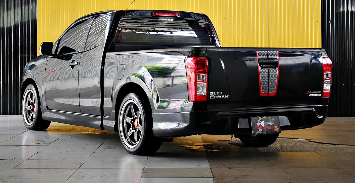 Isuzu D-Max X-Series 2.5 Z VGS Turbo Spacecab MT สีดำ รูปที่ 6