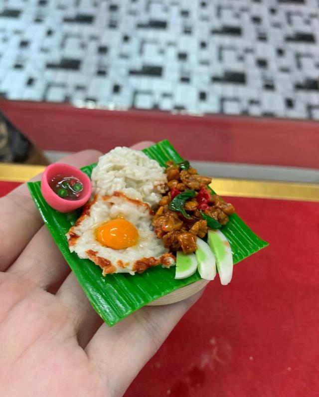ข้าวกระเพรา จิ๋ว