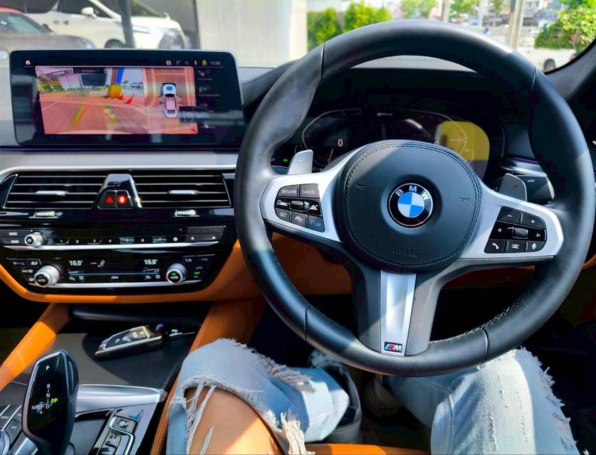 รหัสรถ KPV1111 2021 BMW 530e 2.0 M SPORT 6