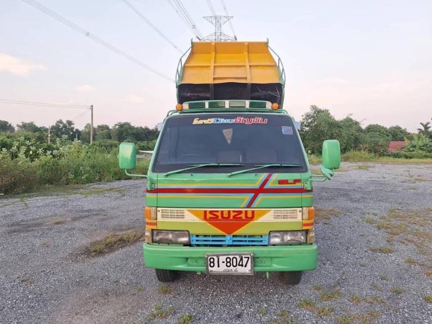 6 ล้อดั้มพ์ Isuzu ELP 100 Hp มือสอง