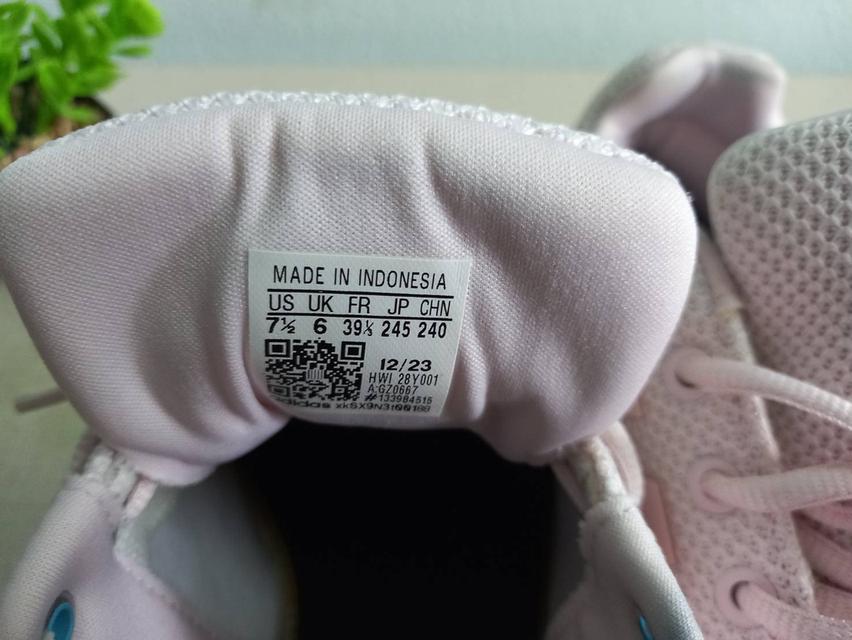 รองเท้ามือสองหญิงเเท้Adidas