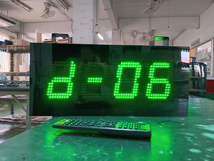 นาฬิกาติดผนัง นาฬิกาโรงงาน Clock ขนาดตัวเลขสูง 4 นิ้ว แสดงเวลา สลับ อุณหภูมิ สนใจ 061-813-7337 เยี่ยมชมเว็บไซต์ใหม่ https://www.digitals-board.com/ รูปที่ 10
