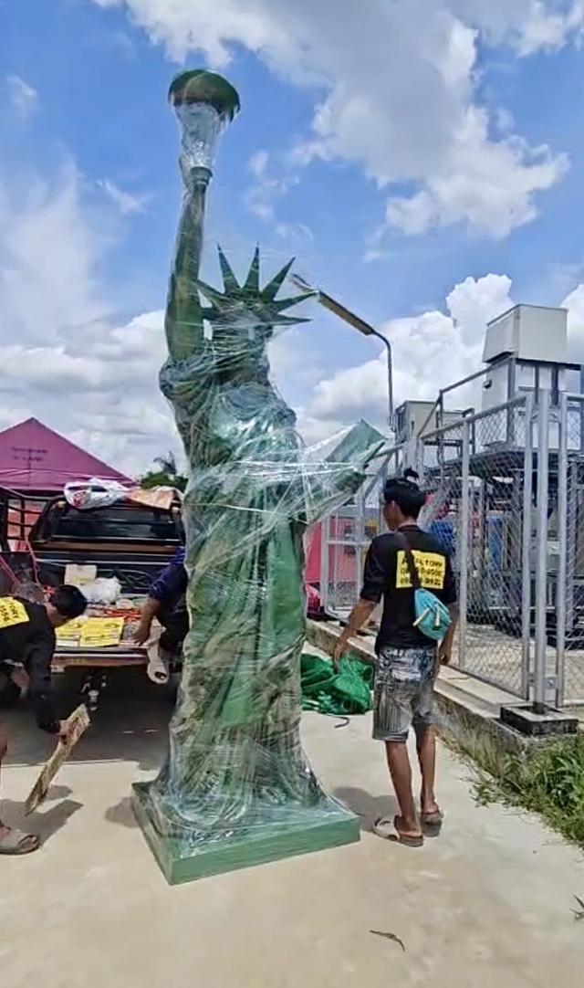 หุ่นตั้งโชว์ เทพีเสรีภาพ Statue of Liberty สูง3เมตรกว่า สภาพใหม่มือหนึ่ง สีเขียว รูปที่ 7