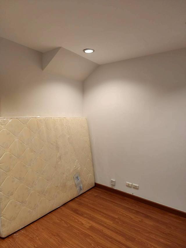 ทาวน์โฮม 3 ชั้น ใจกลางย่าน สาทร-ตากสิน ใกล้ bts วุฒากาศ 18