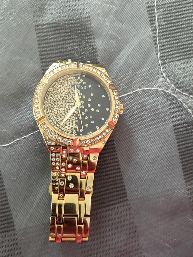 นาฬิกาของแท้เกรส สภาพดี ขายตามสภาพร◌าคา2900ต่อรองได้