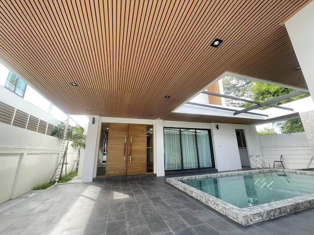 MHS4 ขายบ้านพูลวิลล่า ชัยพฤกษ์-จอมเทียน 1.5 กม. ถึงทะเล พร้อมโซลาร์เซลล์ เฟอร์ครบ 4 นอน 5 น้ำ 3