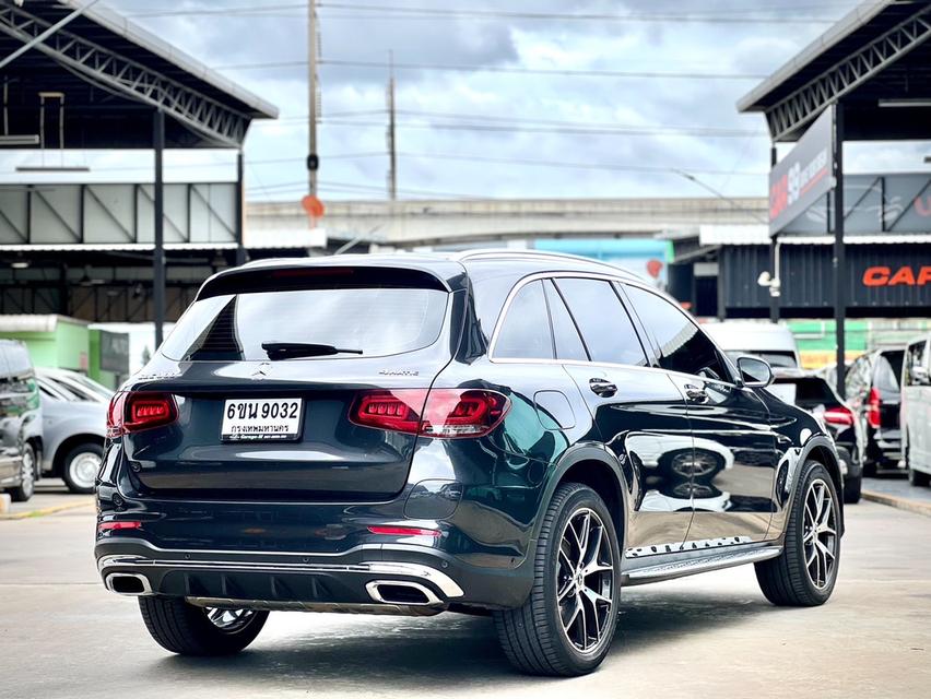รหัสรถ JRS9032 BENZ GLC 300e AMG มือเดียวป้ายแดง ปี 20