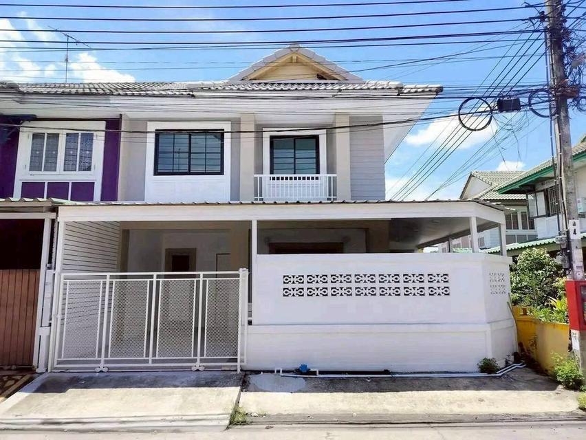 หมู่บ้านพฤกษา10 ถนนบางกรวย-ไทรน้อยทาวน์เฮ้าส์ 2 ชั้น หลังมุม กลับรถ ตกแต่งใหม่พร้อมอยู่ 1