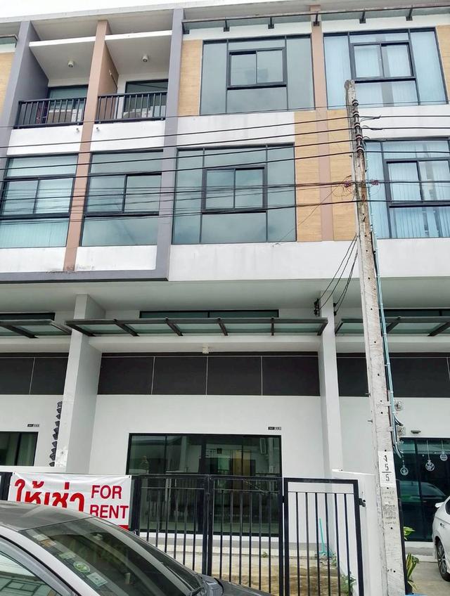 ขายทาวน์โฮม Trio ร่มเกล้า มีนบุรี 5 นาทีถึงแอร์พอร์ตลิ้งค์ลาดกระบัง