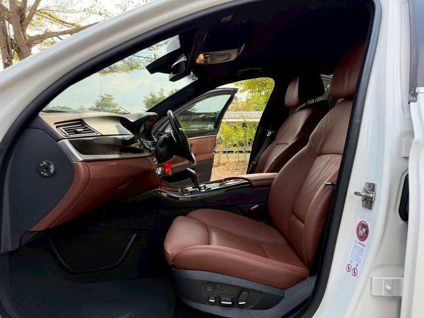รหัสรถ AP5513 BMW 525D Top ปี11 ดีเซล สีขาว 9