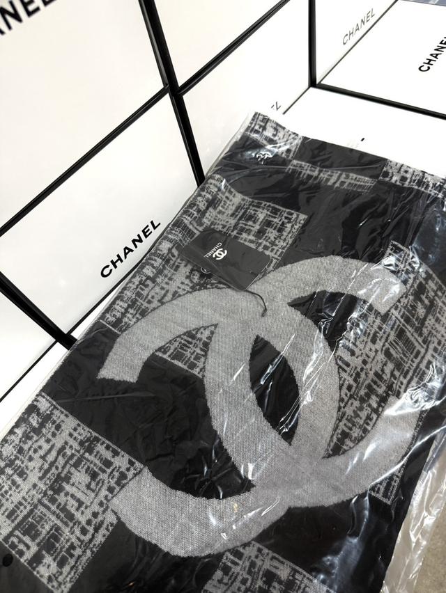 ผ้าคลุมไหล่ลายแยรนด์chanel