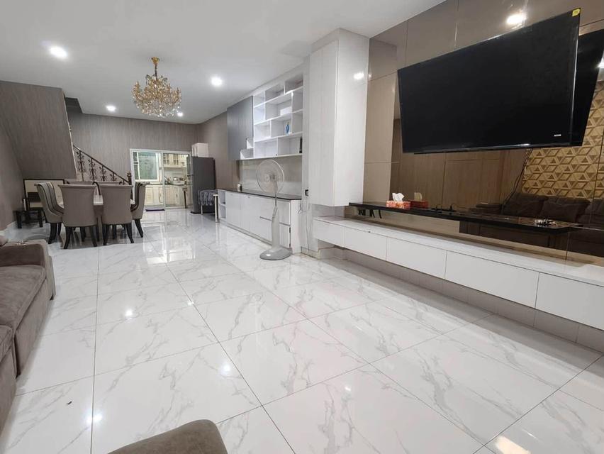 U1484 ให้เช่าบ้านย่านสุทธิสาร ห่างจาก mrt สุทธิสาร 450 เมตร บ้านพร้อมเฟอร์ ทำเลดีเดินทางสะดวกเข้าออกได้หลายทาง 3