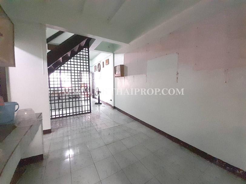 ทาวน์เฮ้าส์ หมู่บ้านลานทอง ติวานนท์-ปากเกร็ด นนทบุรี 6