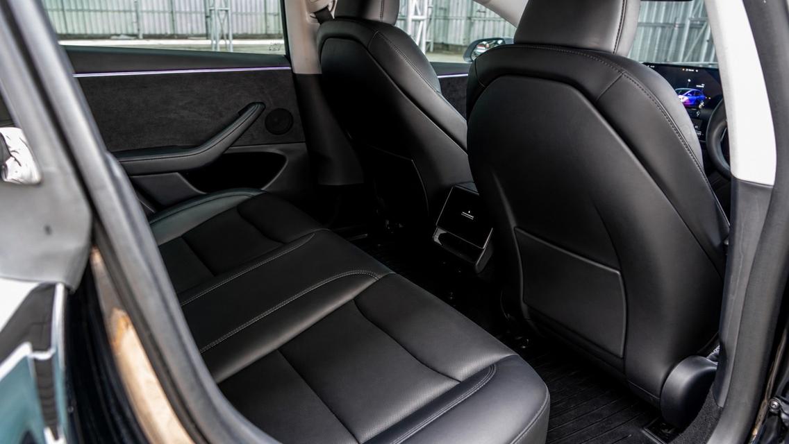 (แจ้งรหัสรถ CBL9065) Tesla Model 3 Highland Long Range AWD 2023 รูปที่ 18