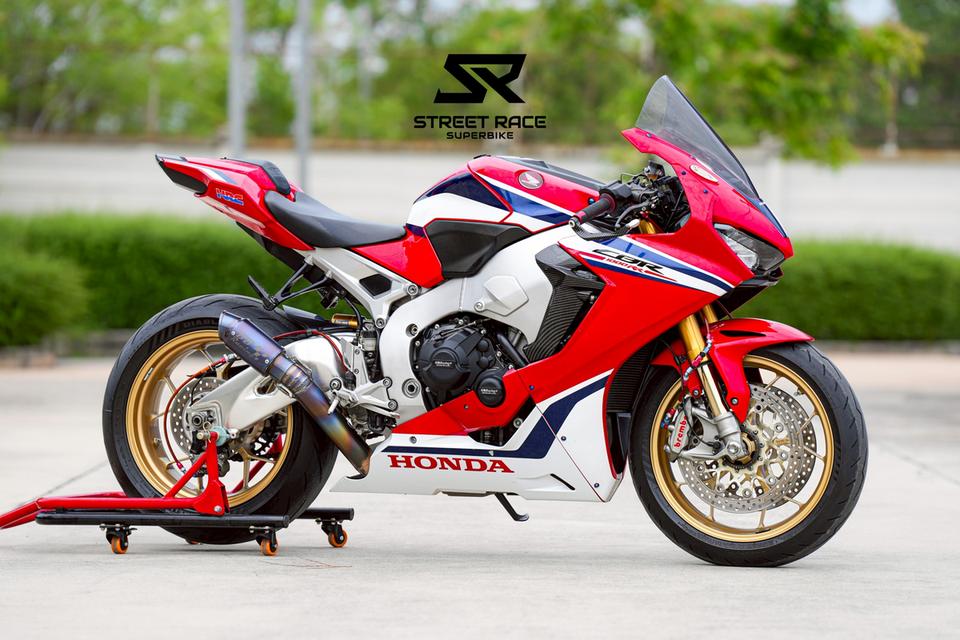 2018 Honda cbr1000rr sp -fully loaded with premium mods!
