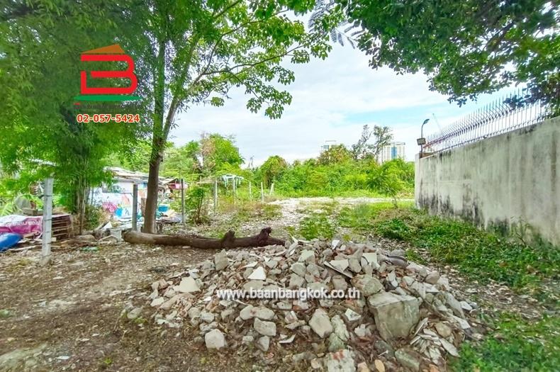 ที่ดินเปล่า พหลโยธิน 35 (ซอยท่านผู้หญิงพหลฯ) เนื้อที่ 104 ตรว. ถนนพหลโยธิน แขวงลาดยาว เขตจตุจักร กรุงเทพมหานคร