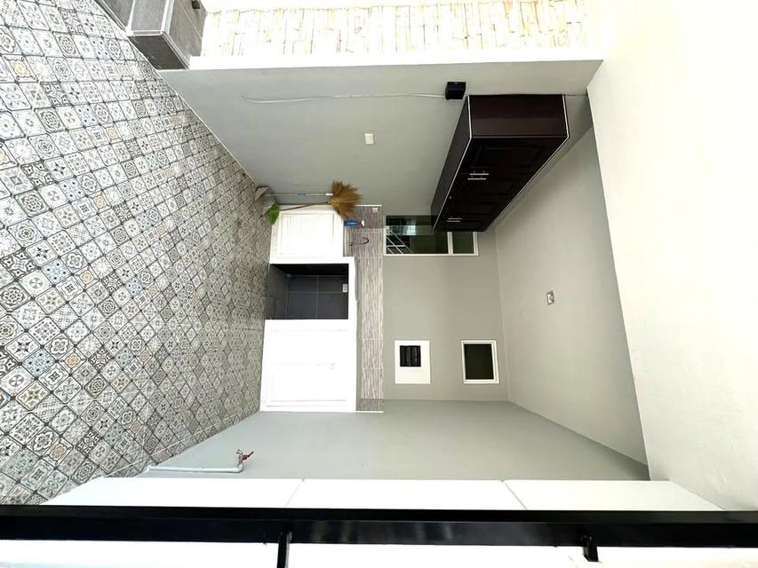 Selling town house 4 bedrooms Pattaya 3.5 Million