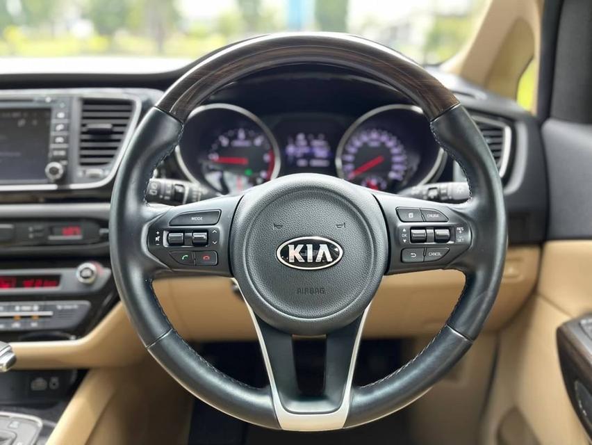 KIA GRAND CARNIVAL EX CRDI 2017 จด18 สีดำ ภายในสีเบจ รถมือเดียวตั้งแต่ป้ายแดง 14