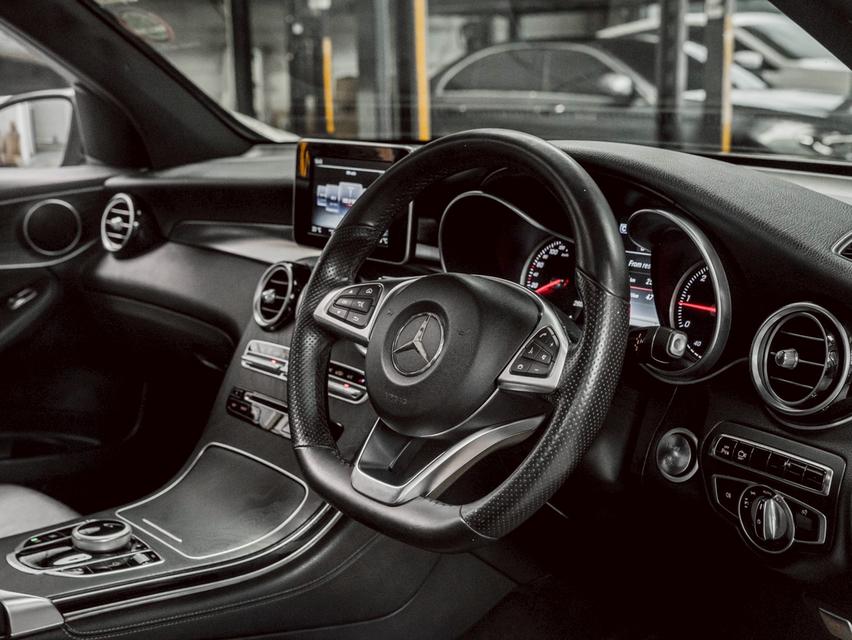 รหัสรถ 67GG7411 BENZ GLC 250d AMG DYNAMIC 4 Matic 2016