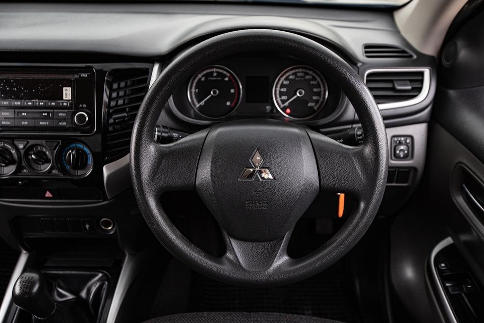 #MITSUBISHI #TRITON 2.5 GL ดีเซล MEGA CAB ปี 2017 สีเทา ไมล์แท้ 84,000 km. 17