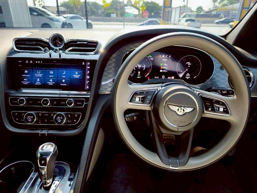 รหัสรถ KPV4168 2022 Bentley Bentayga Hybrid สีดำ