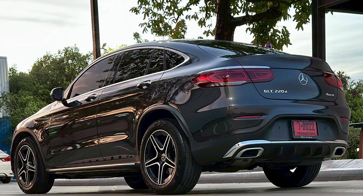 GLC 220d 4MATIC Coupé AMG Dynamic Facelift 8