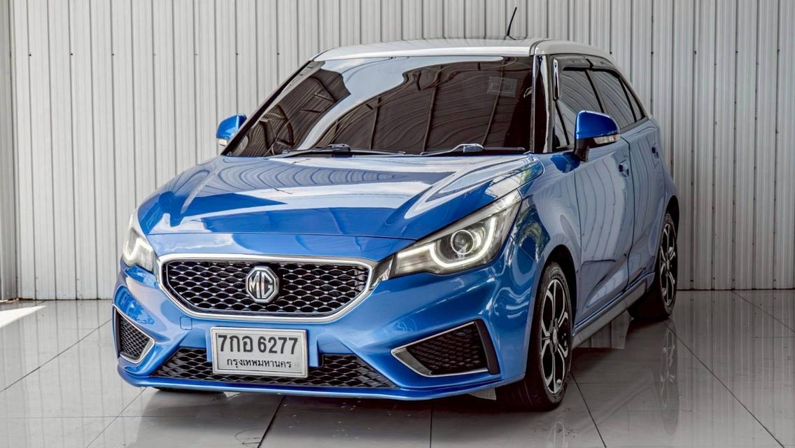 MG3, 1.5 V SUNROOF สีน้ำเงิน ขาว