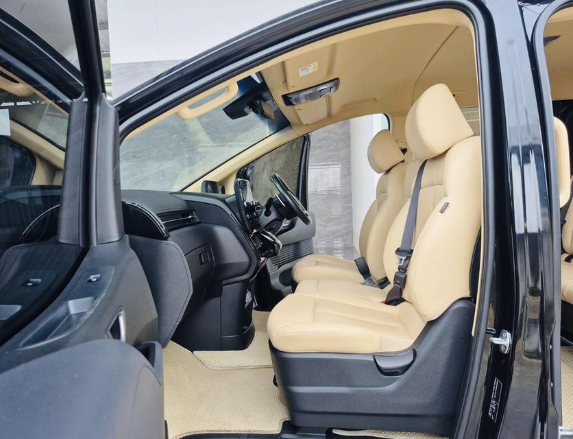 เพียง 20,000 กิโล HYUNDAI STARIA SEL รถสวย โทร.0922639576 เอ๋ 15