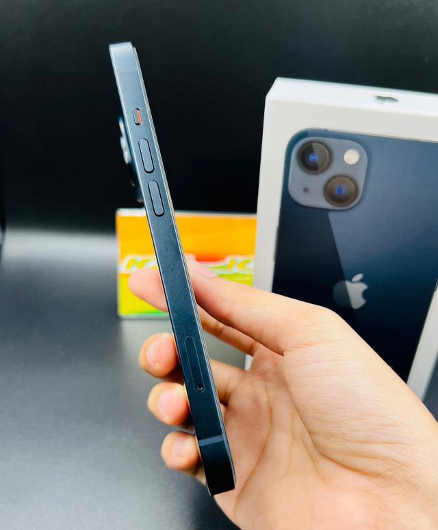 iPhone 13 128GB สี Midnight 3