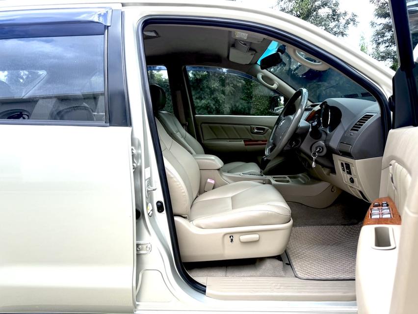 TOYOTA FORTUNER 3.0V ปี 2010 รูปที่ 13