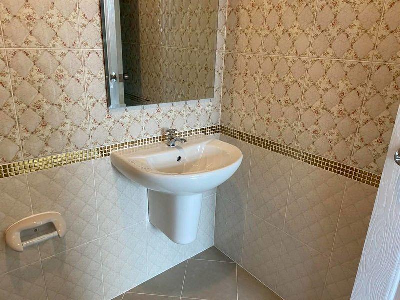 ทาวน์เฮ้าส์ชั้นเดียวห้องริม สภาพใหม่ ใกล้นิึคมไฮเทคอยุธยา มบ.เปรมประชาไอดอล 9