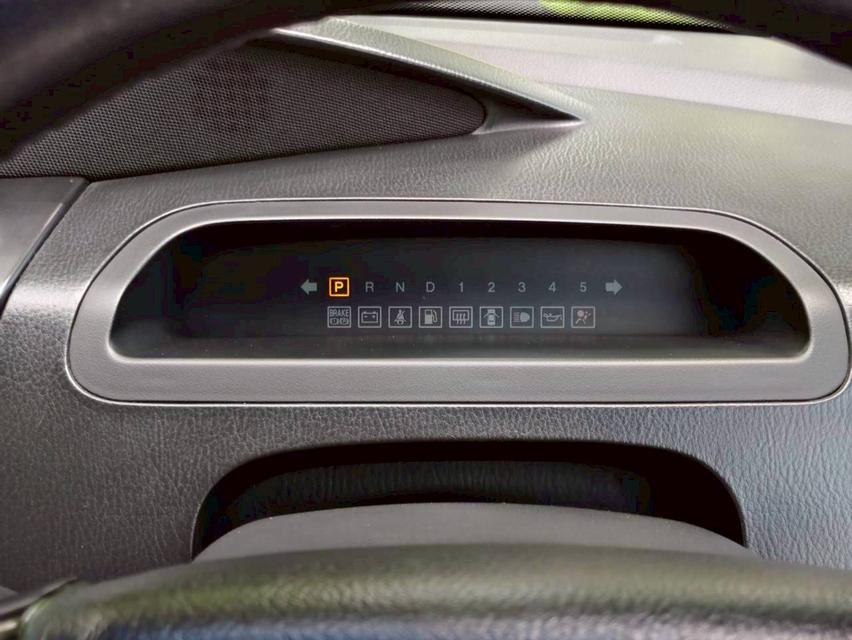 Ssangyong Stavic SV270 เครื่องดีเซล 2.8 เกียร์ Auto สีขาวมุก ปี 2010 14