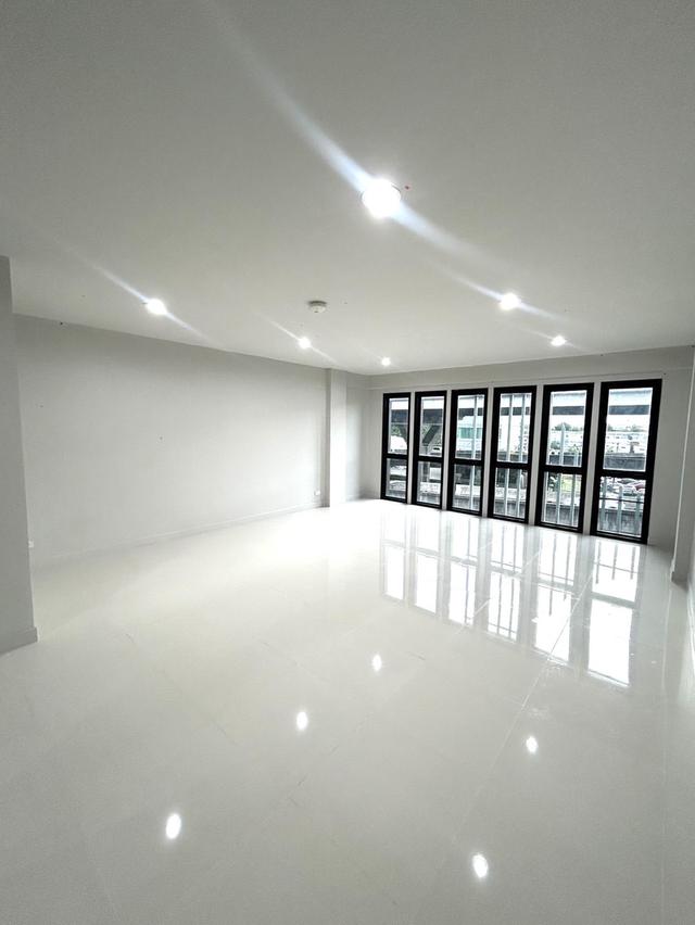 ขายด่วน!!! อาคารพาณิชย์ ในโครงการ Nue Connex Bizz Don Mueang พร้อมอยู่ ทำเลดี รูปย่อยที่ 4