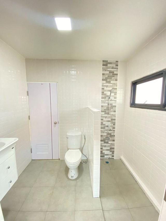 ขายบ้านเดี่ยว 2 ชั้น  เนื้อที่ 125 ตารางวา  หมู่บ้านเมืองเอกรังสิต ถนนพหลโยธิน ตำบลหลักหก อำเภอเมืองปทุมธานี จังหว 20