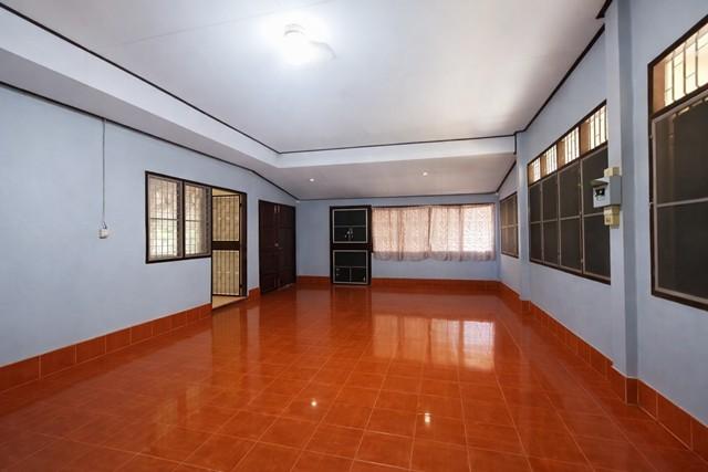 โรบินสัน ฉะเชิงเทรา ตลาดโสธร 1.2 กม. ติดไทวัสดุ ฉะเชิงเทรา 600ม. บ้านเดี่ยว 2 หลัง 3นอน 3น้ำ 299 ตร.ว. 6 คัน ถ.ฉะเชิงเทร 7