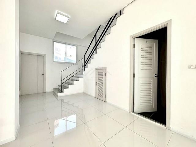 ให้เช่าอาคารพาณิชย์ 4 ชั้น 210 ตรม. โครงการ วิซีโอ รามคำแหง Vizio Ramkhamhaeng ติดถนนราษฎร์พัฒนา 5